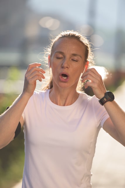 How to control breathing while running